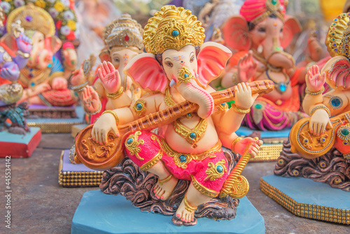 hindu god ganesh statue photo