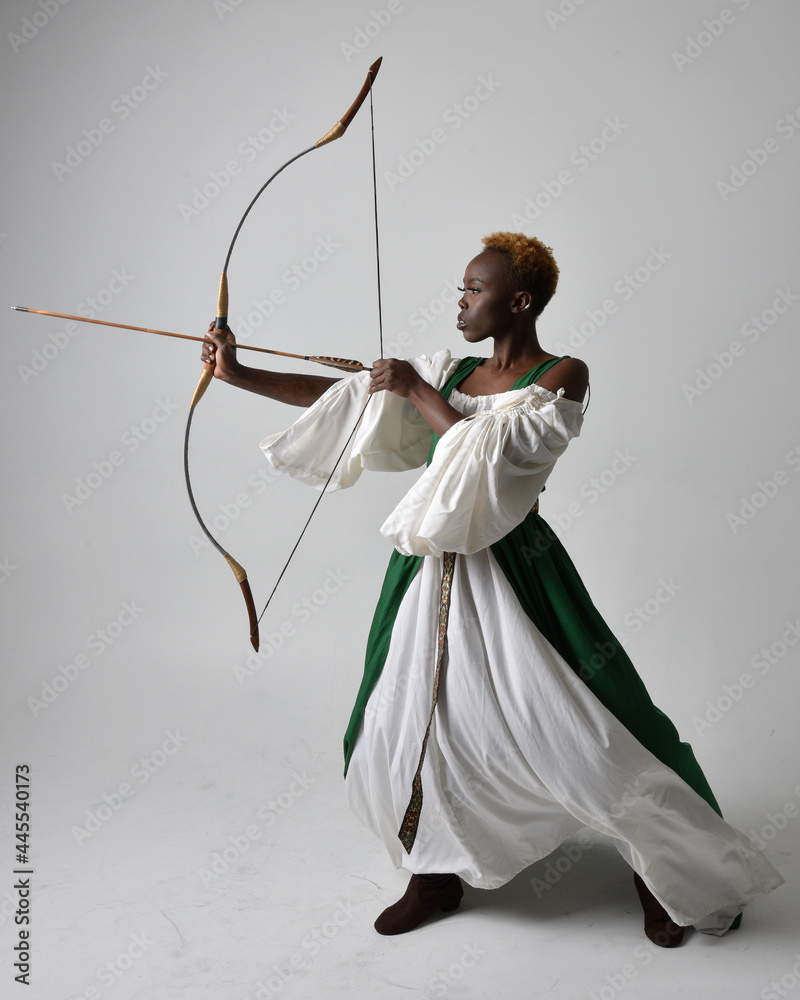 Odinson Archery - ** ARCHERY FORM AND POSITIONAL POSES ** Fundamentals  never change. No matter the style you're shooting, these things stay  constant + Draw with your back rather than your shoulders.