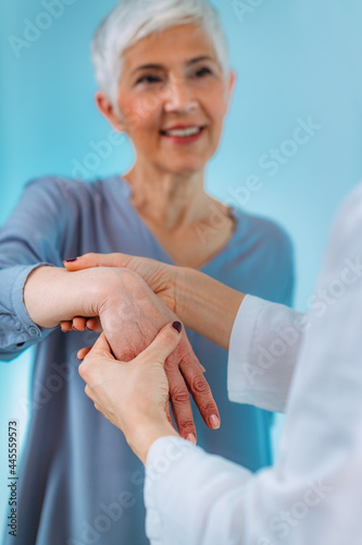 Obraz na plátně Senior Patient Having Carpal Tunnel Syndrome Test