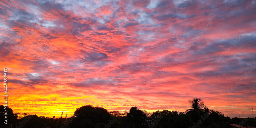 Fototapeta premium Belíssimo pôr do Sol