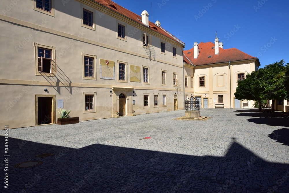 Nizbor Castle