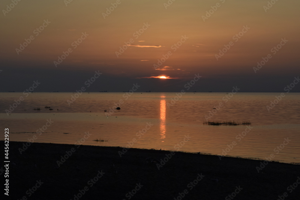 Fototapeta premium sunset on the beach