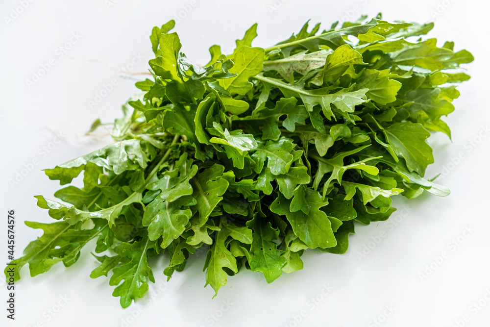 Obraz premium fresh organic arugula leaves closeup