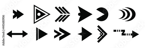 arrow direction symbols of twelve different shapes