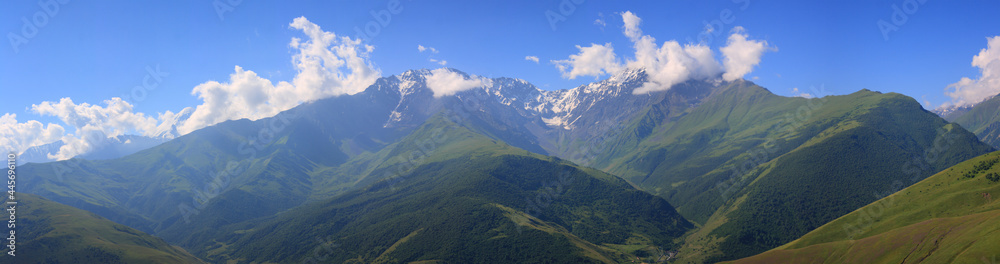 Caucasus, Ossetia. Kurtat gorge. Donchent-Syrhubarzond massif.
