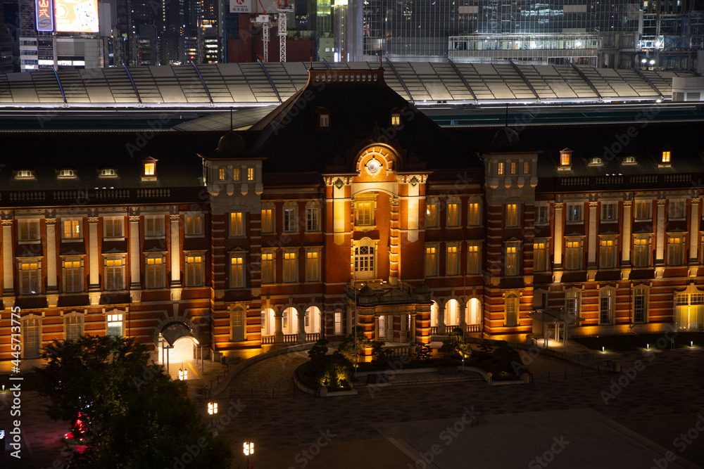 夜の東京駅　丸の内駅舎