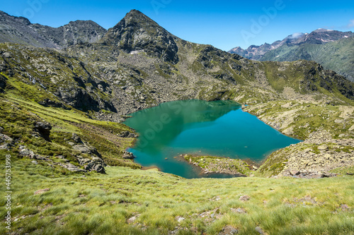 Etangs du Picot en Ariège au dessus de l'étang de Soulcem - Magnifique lac de montagne - Occitanie - France