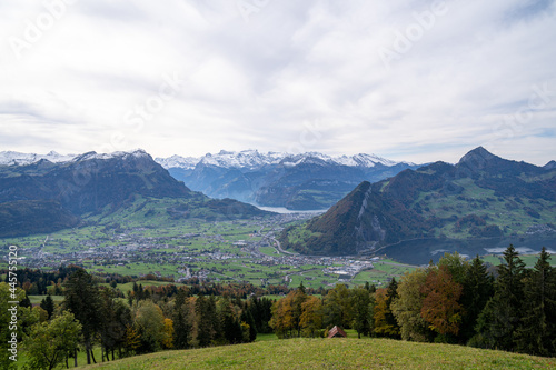 Blick vom Sattel in Richtung Schwyz