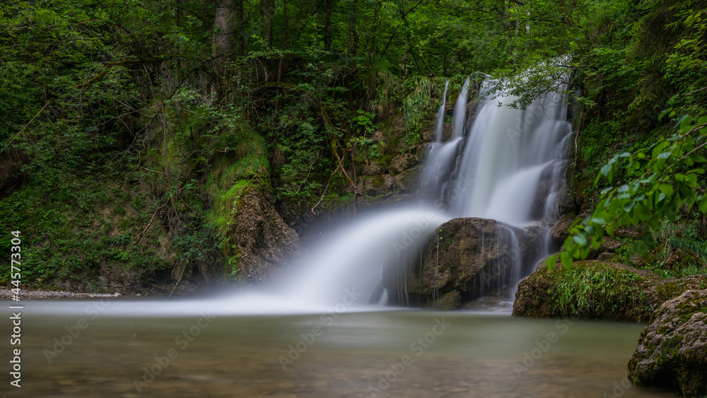 Obraz premium Wasserfall