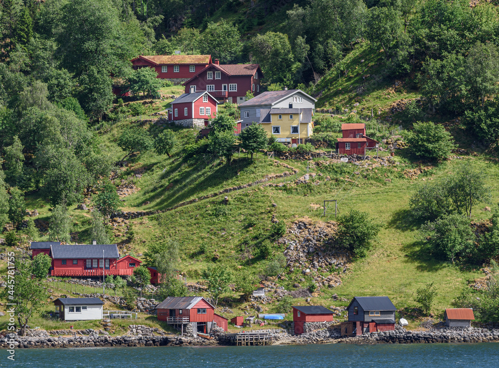 Fjaerlandsfjord houses