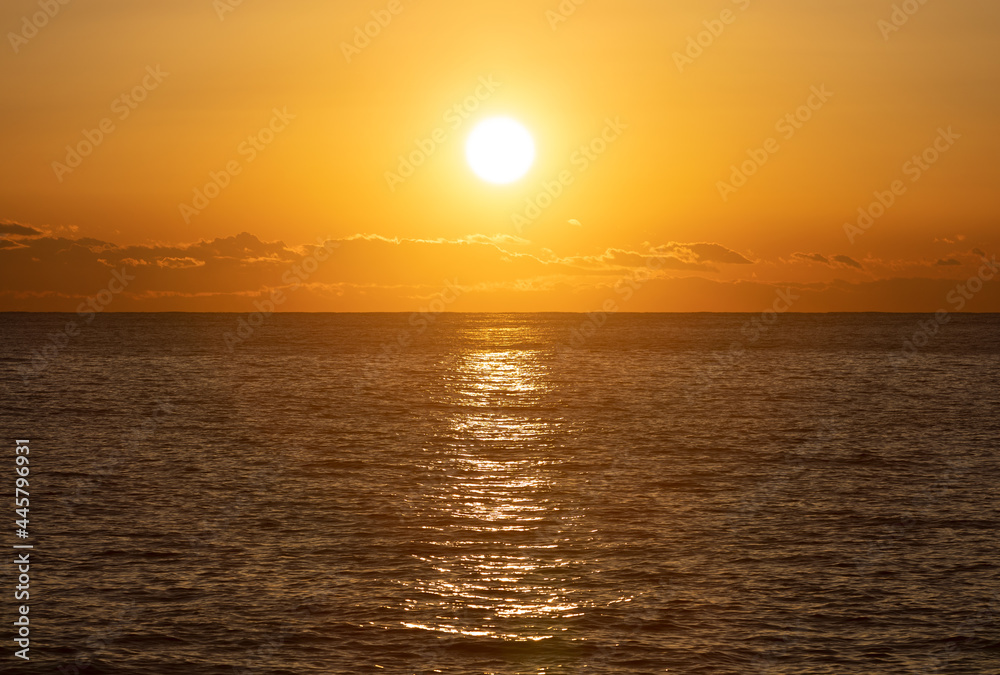 高知県の海岸の夕日