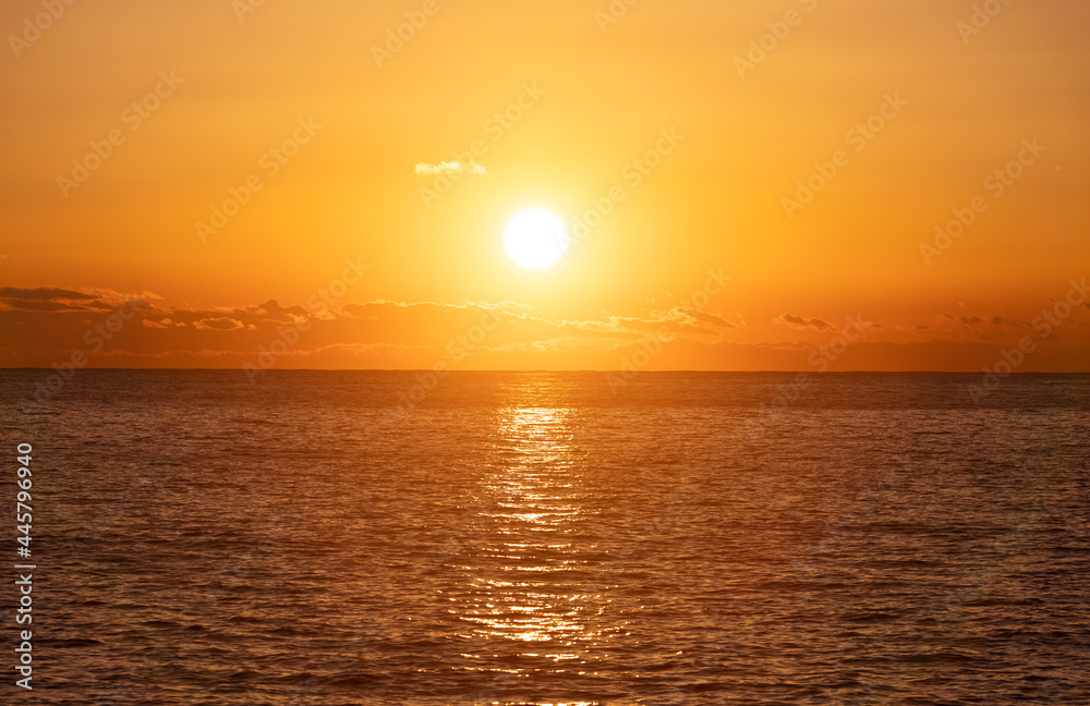 高知県の海岸の夕日