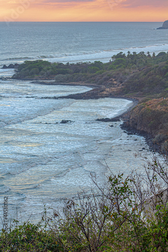 La costa de El Salvador durante el atardecer photo
