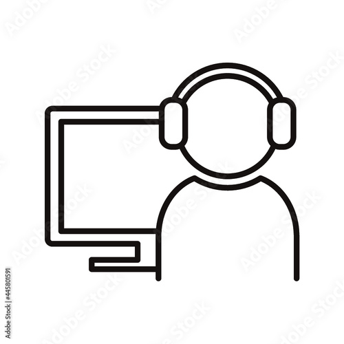 ヘッドフォンをしてデスクトップパソコンを使用する人物の白黒細線アイコン/白背景