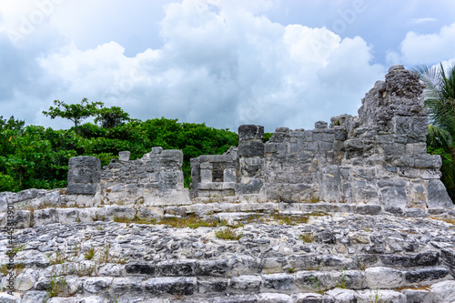 El Rey is an archaeological site of the pre-Columbian Mayan culture, located in the southeast of Mexico, in the tourist resort of Cancun, in the state of Quintana Roo.