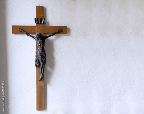 Fotografia Crucifix on wall of old church