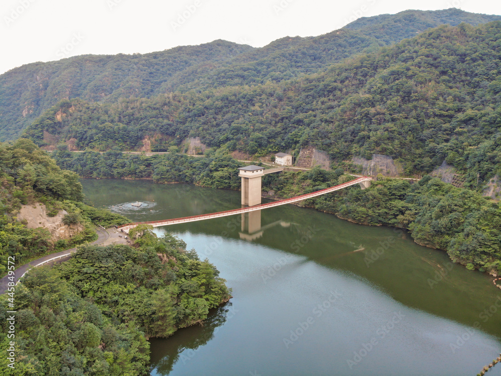広島県世羅町　八田原ダムと夢吊橋の風景