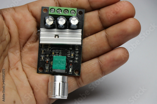 Fotografi Top view of DC motor speed regulator board which use pulse width modulation