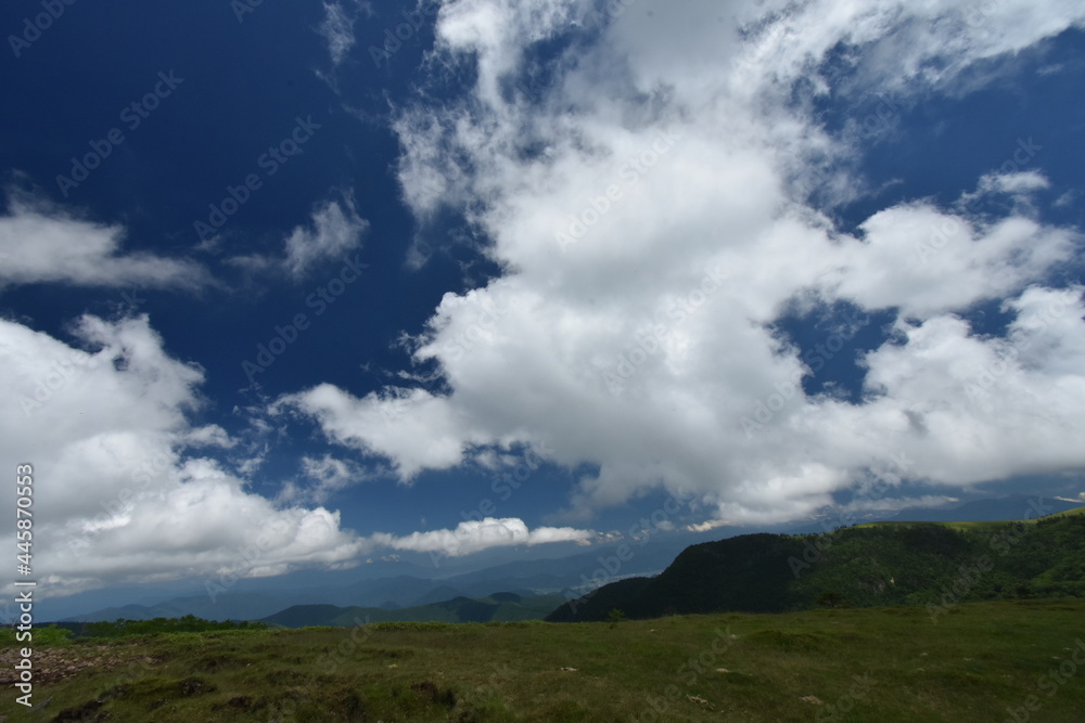 美ヶ原高原 青い空と白い雲 美ヶ原高原 青い空と白い雲