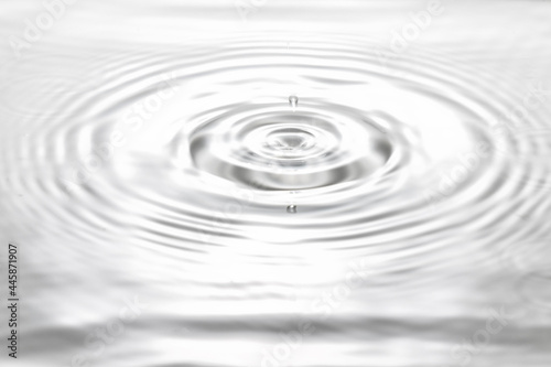 circles on the water from falling drops, splash, ripples on the water