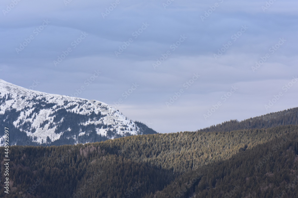 Obraz premium snow covered mountain