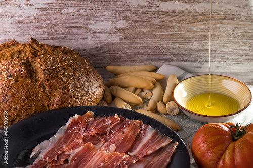 Bodegón de jamón ibérico de bellota pata negra
