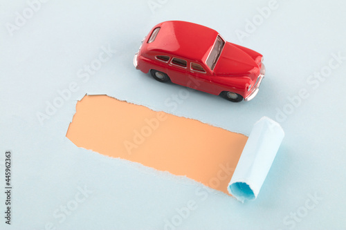 Tableau sur toile Torn search box and car model on paper