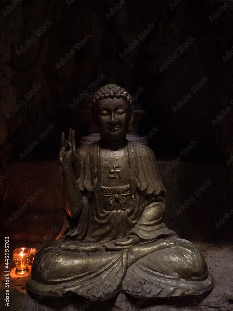 Fototapeta premium statue of buddha