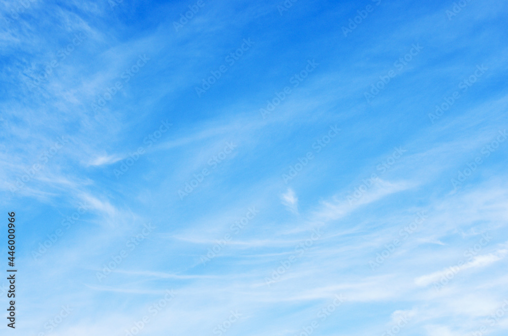 Fototapeta premium White clouds in blue sky