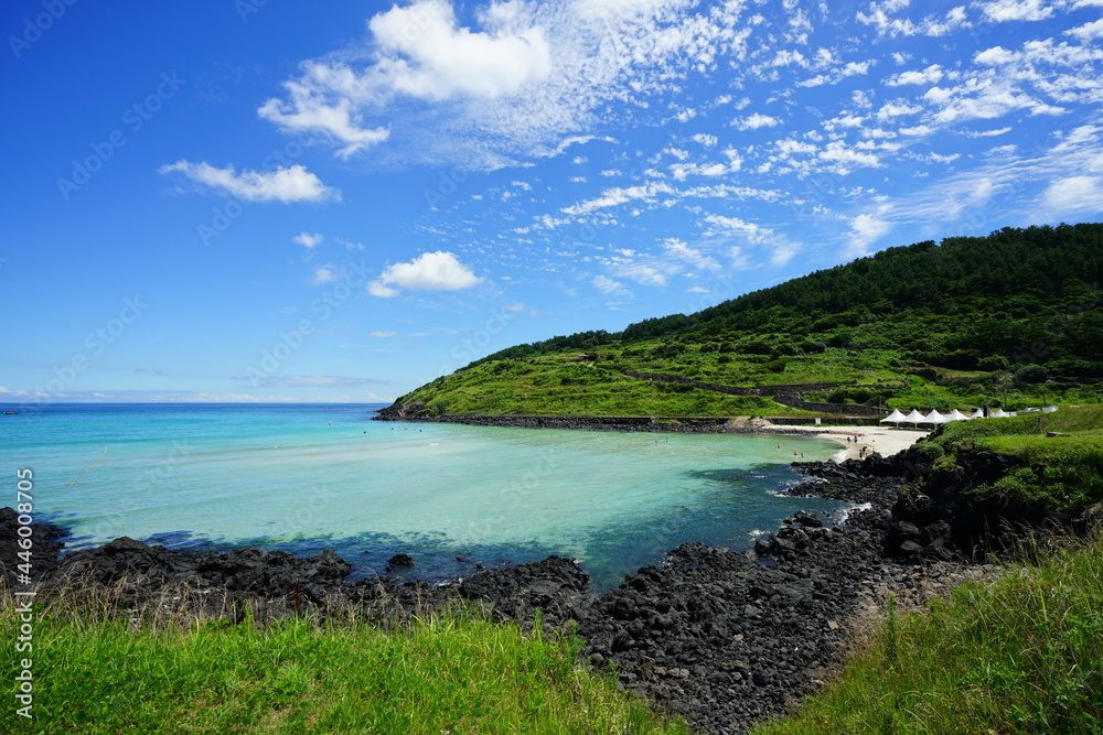 a beautiful seascape against charming clouds