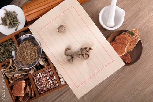 Effects and curative effects of Chinese herbal medicine