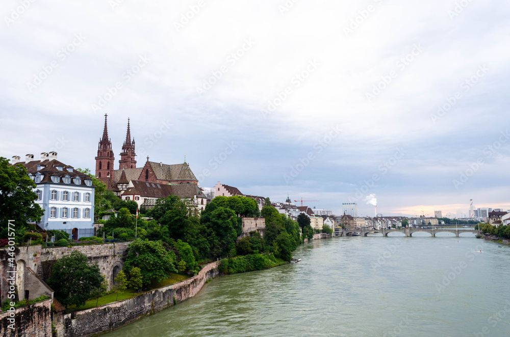 Münster und Rhein, Basel, Schweiz