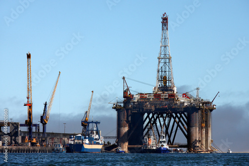 Offshore Drilling Rig - Walvis Bay - Namibia © mrallen