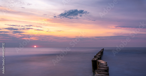 Fototapeta Naklejka Na Ścianę i Meble -  Buhnen im Meer 