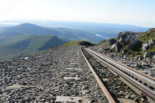 Photo Snowdon mountain, Wales, United Kingdom - July 17 2021: Railway track on the Snowdon mountain