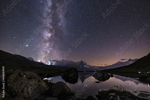Matterhorn mit Milchstrasse im Hintergrund