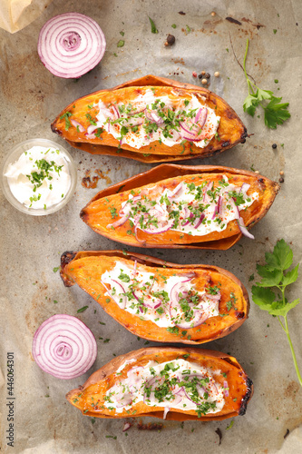 baked sweet potato with cream and spices