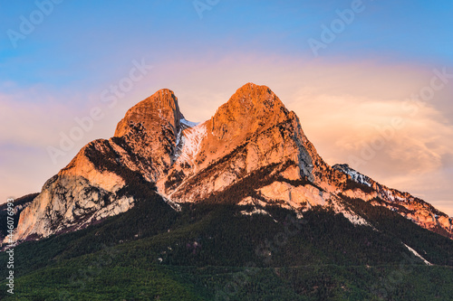 Bild auf Leinwand Sunrise at the Mountain of Pedraforca.