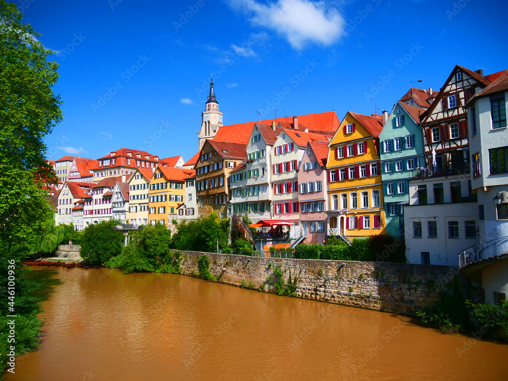 Tübingen, Deutschland: Blick auf die berühmte Gebäudezeile