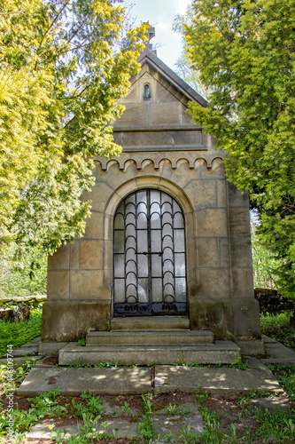 Fototapeta Naklejka Na Ścianę i Meble -  Family tomb in the cemetery