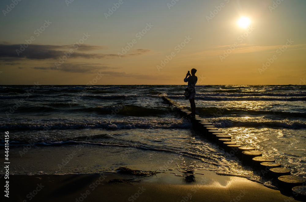 Sonnenuntergang am Strand von Hiddensee.