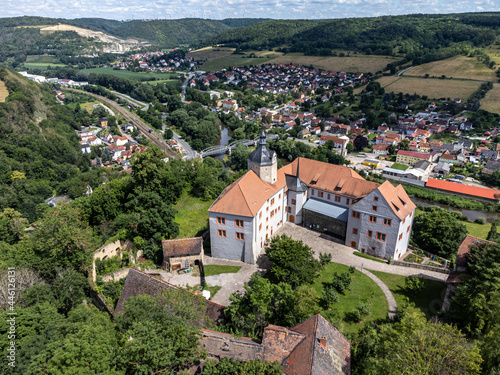 Luftbild vom Schloss Dornburg im Sommer 