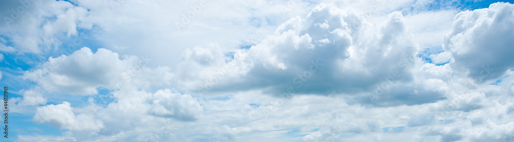 Fototapeta premium Panorama of cloudy sky with clouds.