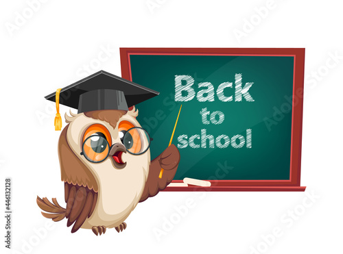 Owl in graduation cap. Back to school