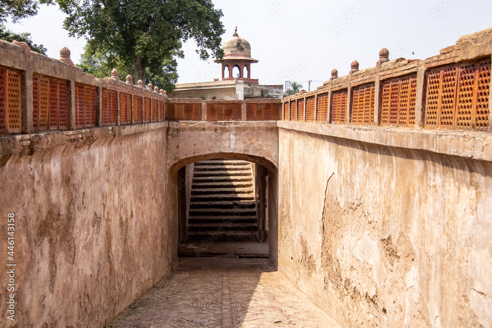 Obraz premium Lahore, Punjab, Pakistan. September 11, 2016. Garden of Mughal Emperors. 