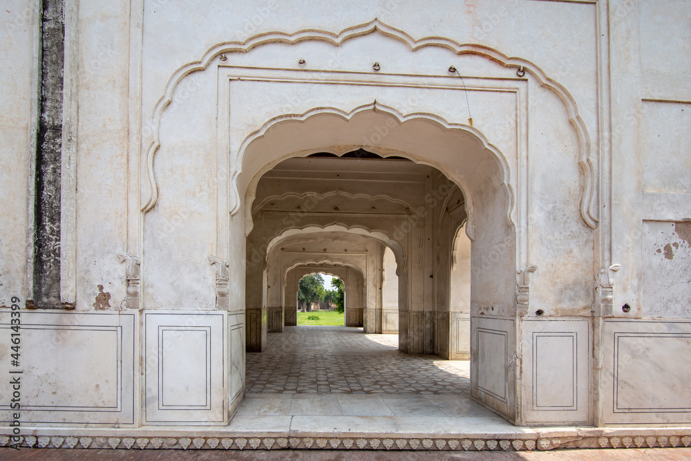 Naklejka premium Lahore, Punjab, Pakistan. September 11, 2016. Garden of Mughal Emperors. 