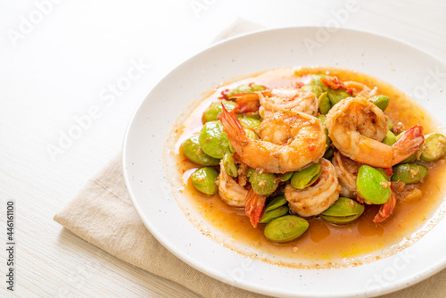 Stir-Fried Twisted Cluster Bean with Shrimp