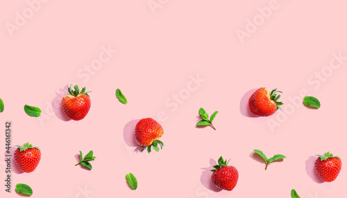 Fototapeta Naklejka Na Ścianę i Meble -  Fresh red strawberries with mints overhead view