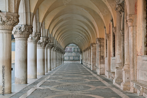 Dogenpalast in Venedig © franke 182