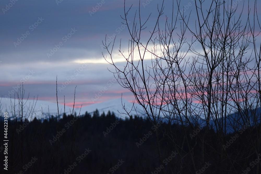 Fototapeta premium sunset in the mountains